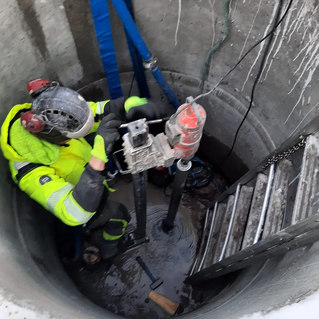 Näyteporausta paalulaatasta timanttiporalla